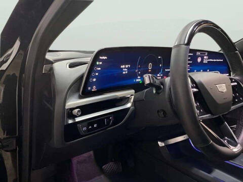 2024 Cadillac LYRIQ Luxury 2