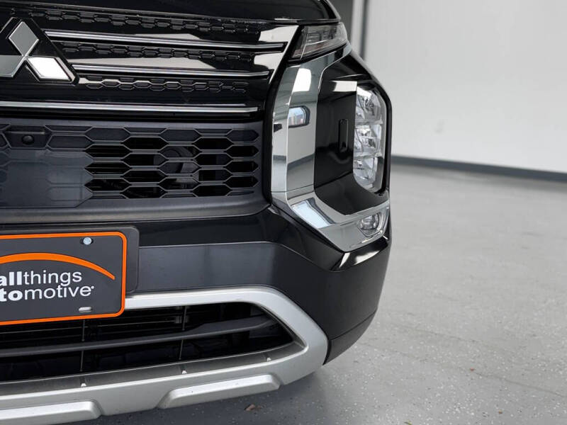 2023 Mitsubishi Outlander SE Special Edition