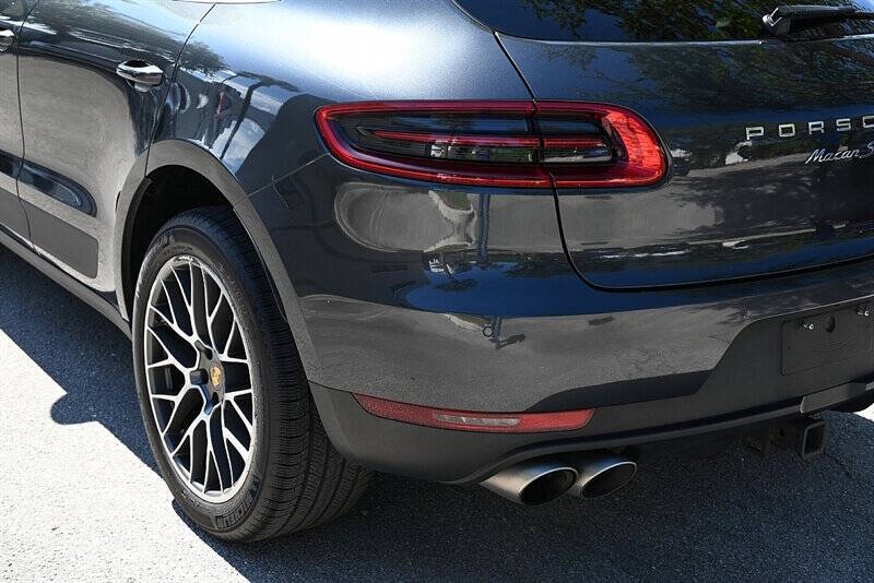 2017 Porsche Macan 13