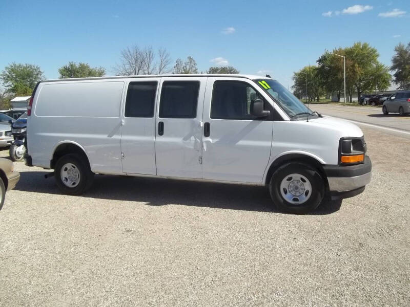 2017 Chevrolet Express Cargo Work Van's photo