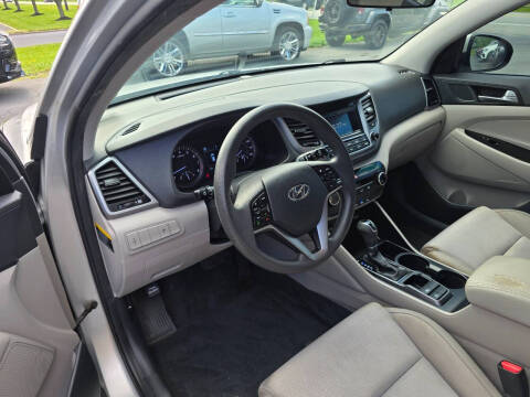 2016 Hyundai Tucson SE
