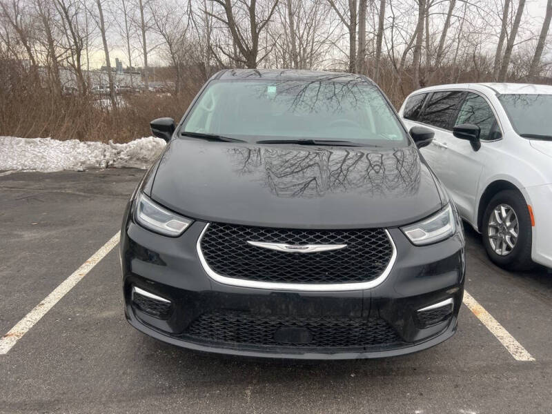 2024 Chrysler Pacifica Touring L