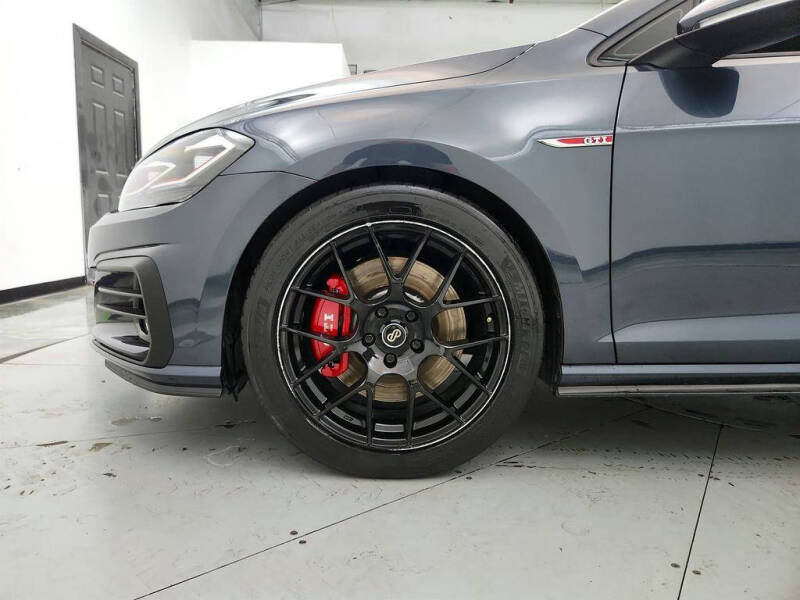 2019 Volkswagen Golf GTI SE