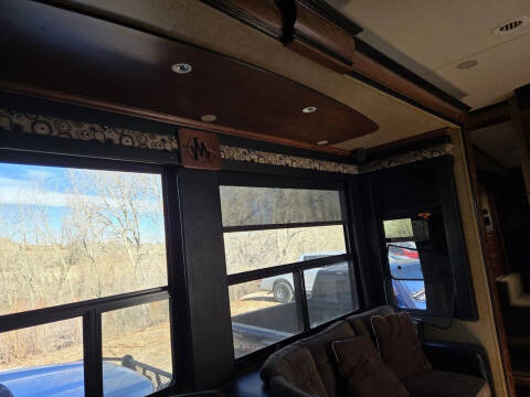 2013 Jayco M-3712 Seismic Toy H