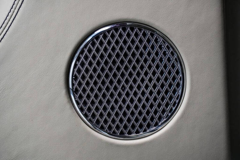 2023 Bentley Bentayga Azure V8