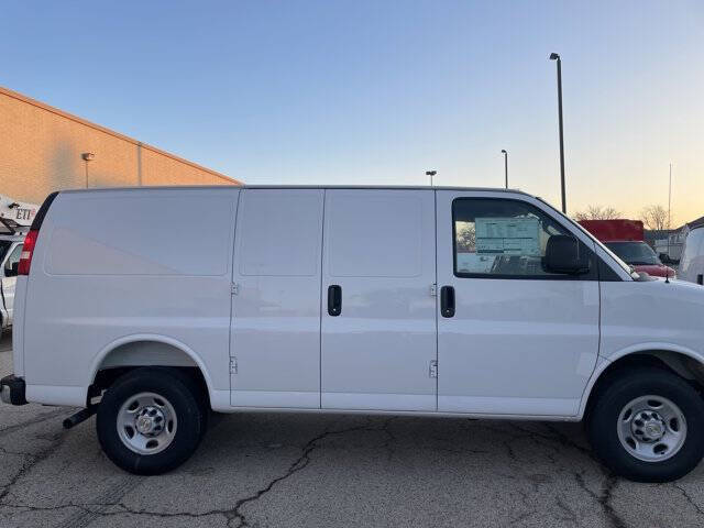 2025 Chevrolet Express 2500
