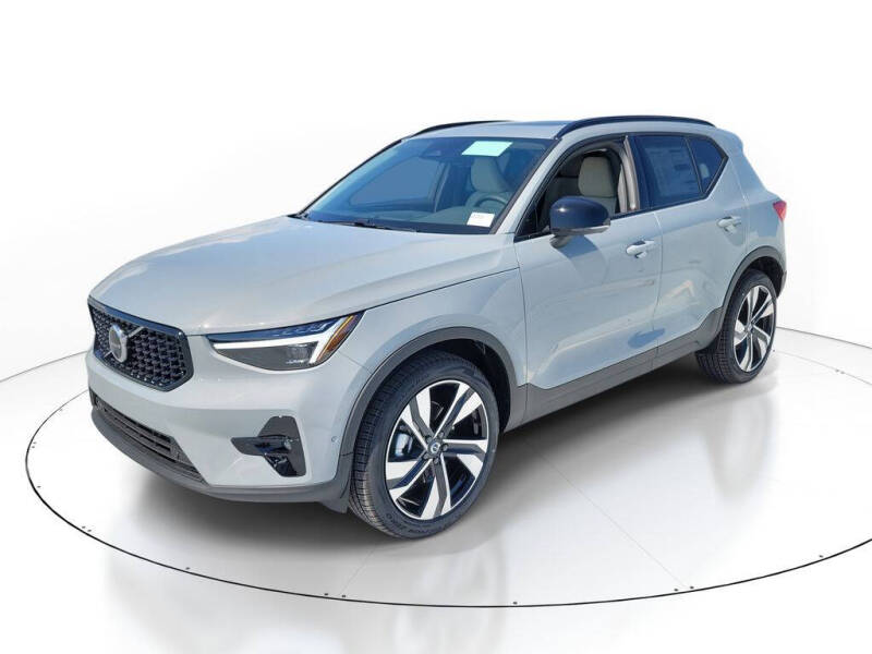 2026 Volvo XC40 B5 Ultra