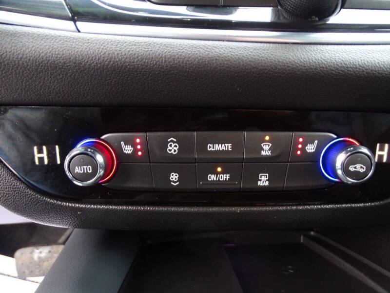2022 Buick Enclave Essence