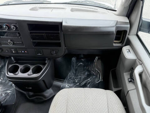 2022 Chevrolet Express LS 3500