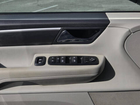 2010 Volkswagen Routan