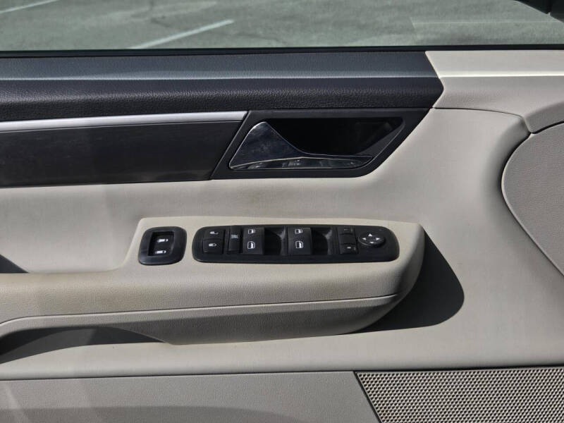 2010 Volkswagen Routan