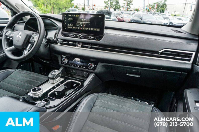 2025 Mitsubishi Outlander SE