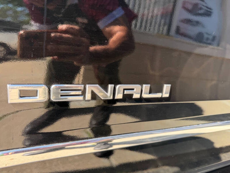 2017 GMC Yukon XL Denali