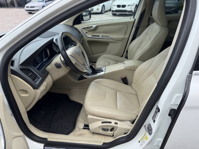 2015 Volvo XC60 T6 Platinum