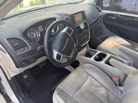 2011 Chrysler Town and Country Limited