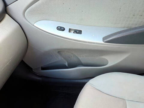 2014 Hyundai Accent SE