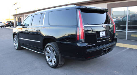 2018 Cadillac Escalade ESV Luxury