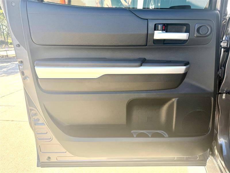 2017 Toyota Tundra SR5