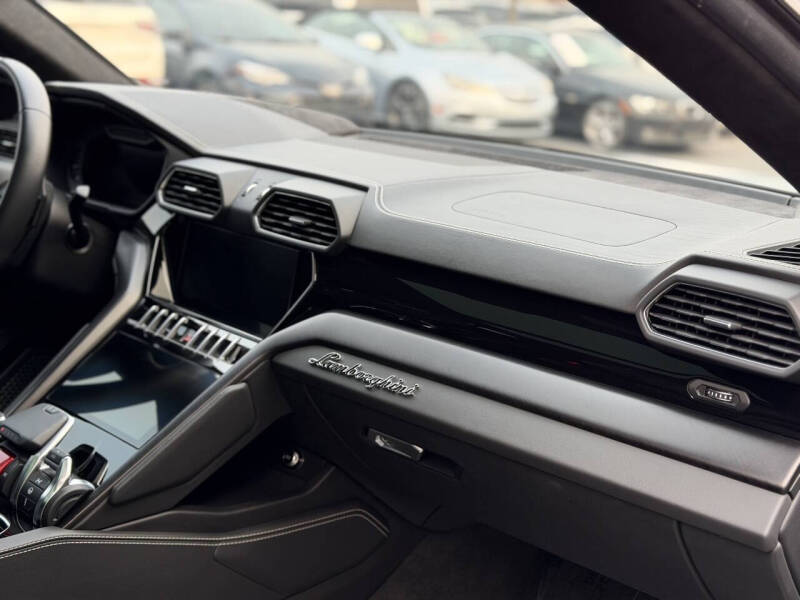 2022 Lamborghini Urus