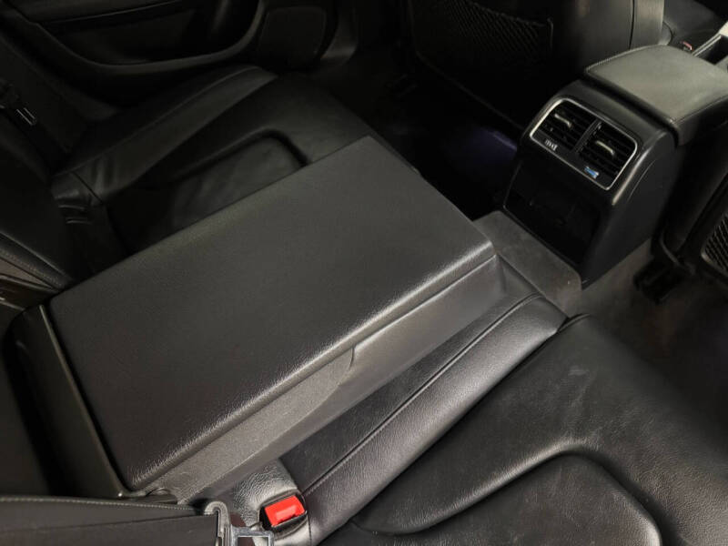 2016 Audi A4 2.0T quattro Premium