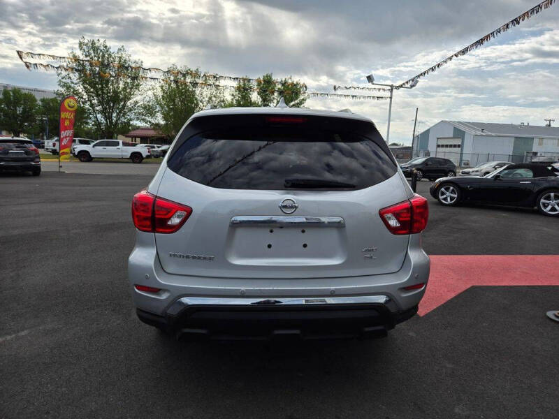 2020 Nissan Pathfinder SL
