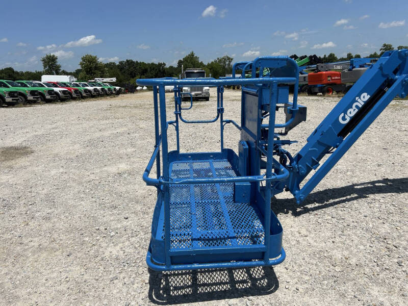 2017 Genie 65' Manlift