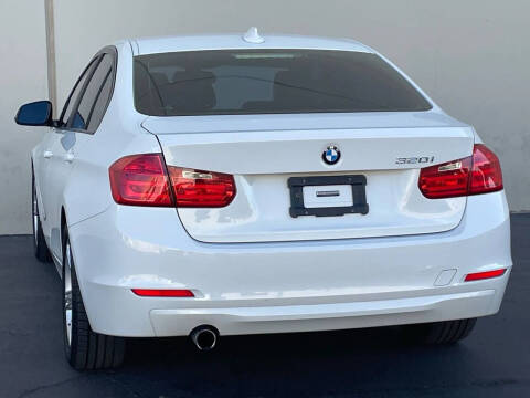 2014 BMW 3 Series 320i