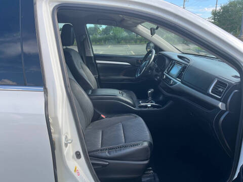 2017 Toyota Highlander LE Plus