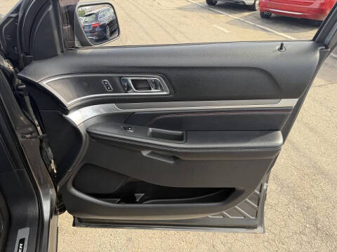 2017 Ford Explorer Sport