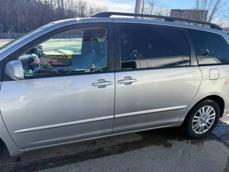2009 Toyota Sienna XLE