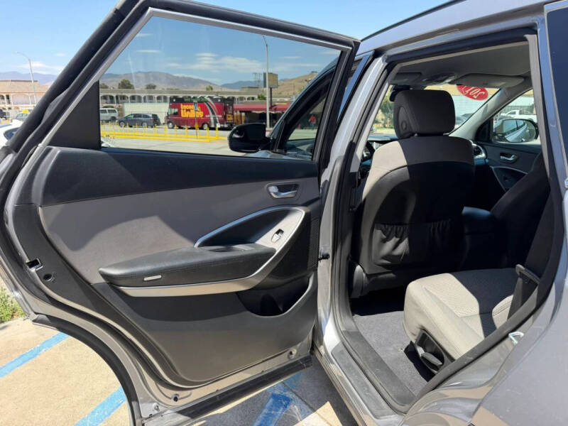 2017 Hyundai Santa Fe SE