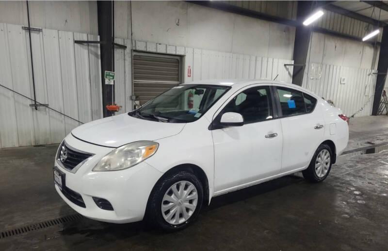 2012 Nissan Versa 1.6 SV