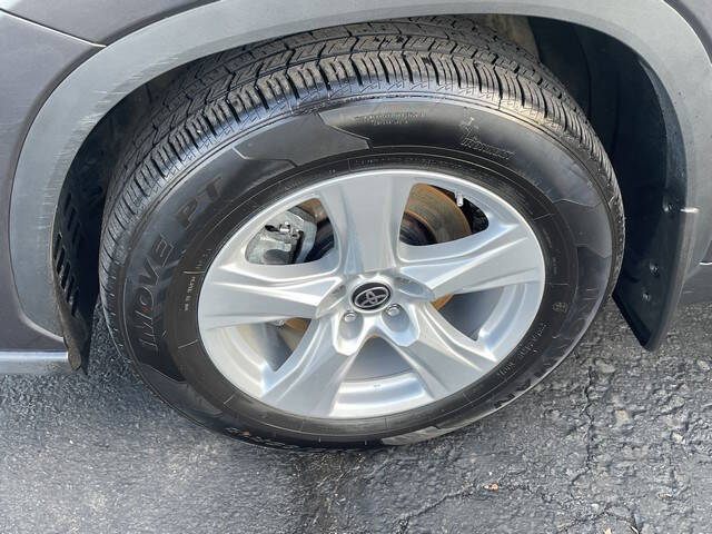 2022 Toyota Highlander LE