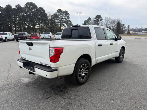 2024 Nissan Titan SV