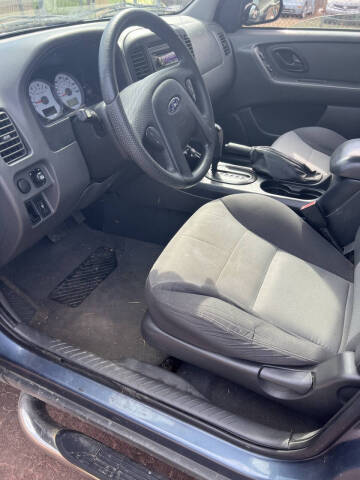 2005 Ford Escape XLS