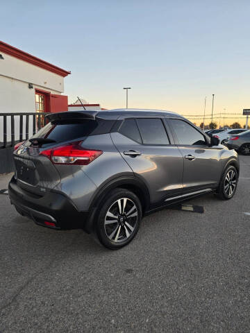 2020 Nissan Kicks SR