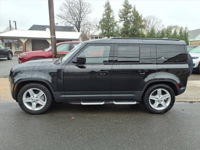 2023 Land Rover Defender 110 SE