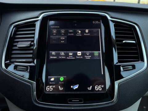 2016 Volvo XC90 T6 Momentum
