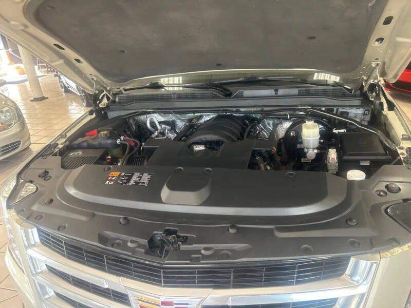 2016 Cadillac Escalade Luxury Collection