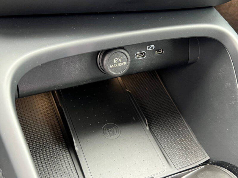 2026 Volvo XC40 B5 Ultra