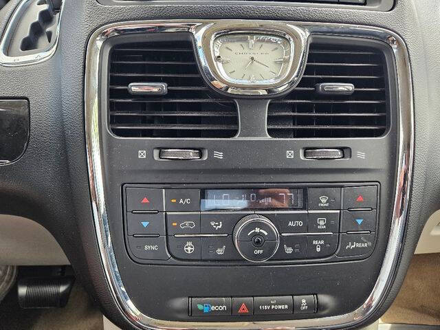 2013 Chrysler Town and Country Touring-L