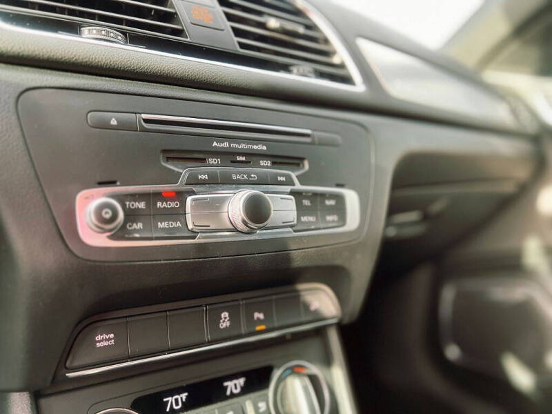 2017 Audi Q3 2.0T quattro Prestige