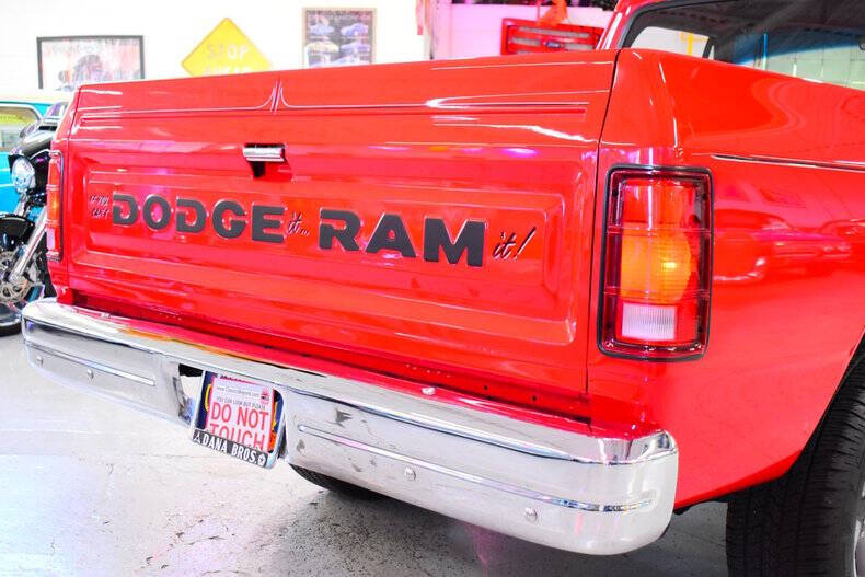 1988 Dodge RAM 100
