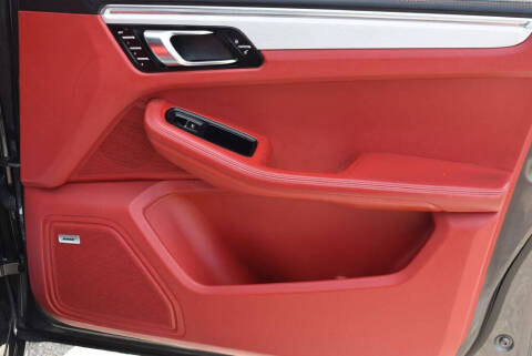 2015 Porsche Macan Turbo