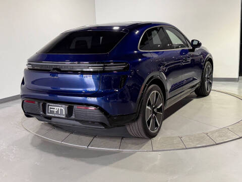 2024 Porsche Macan Turbo Electric