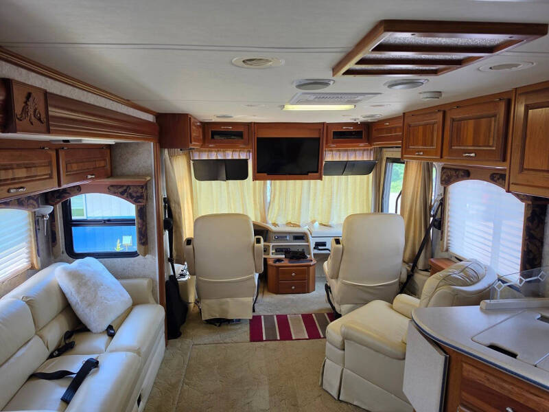 2004 Monaco DIPLOMAT