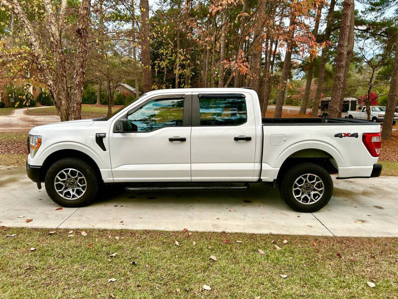 2021 Ford F-150 XL's photo
