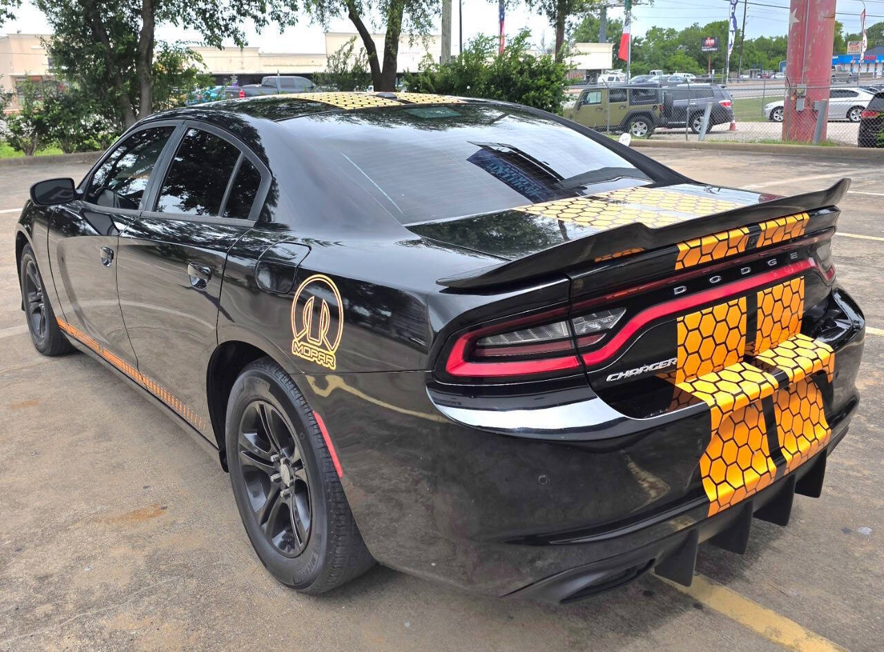 2018 Dodge Charger SXT 4dr Sedan - Black exterior view 3