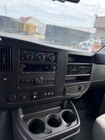 2025 Chevrolet Express LT 3500
