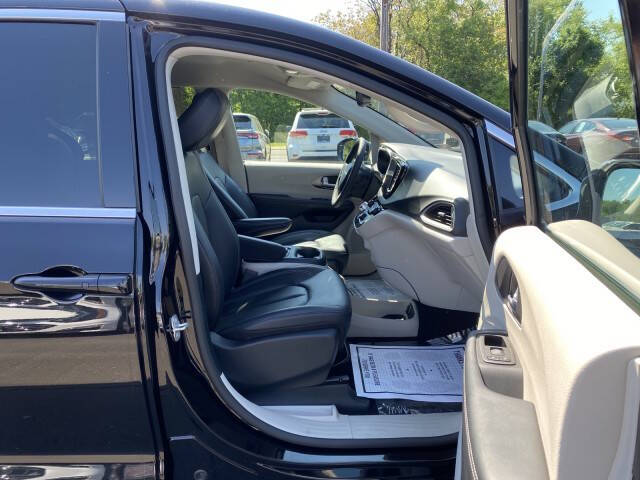 2024 Chrysler Pacifica Touring L